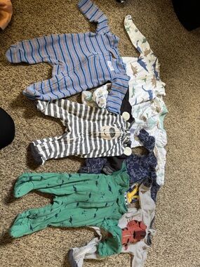 Newborn clothing bundle